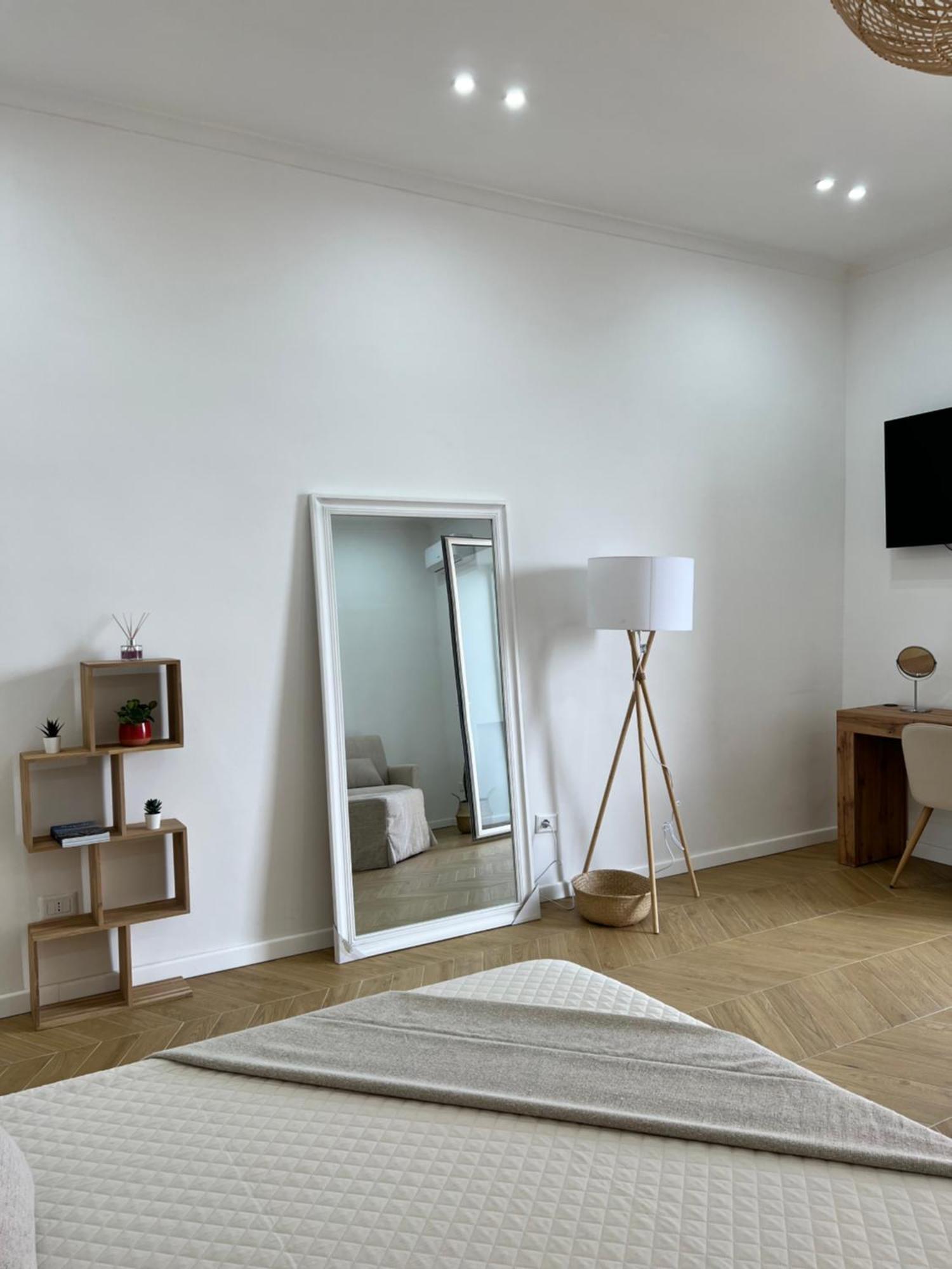 Gennarino Apartments - Panorama Suite With Balcony And Urban Loft Napoli Ngoại thất bức ảnh