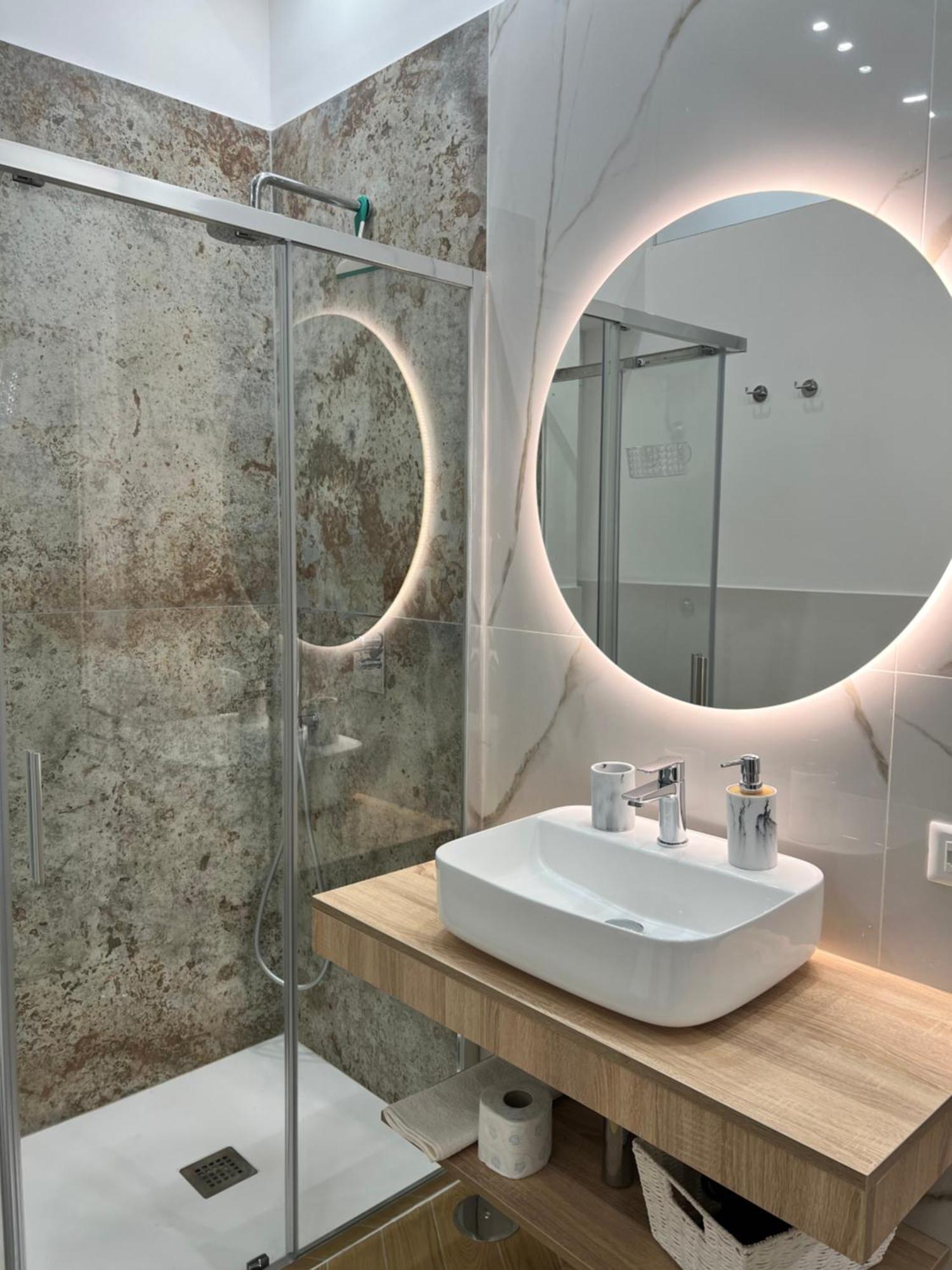 Gennarino Apartments - Panorama Suite With Balcony And Urban Loft Napoli Ngoại thất bức ảnh