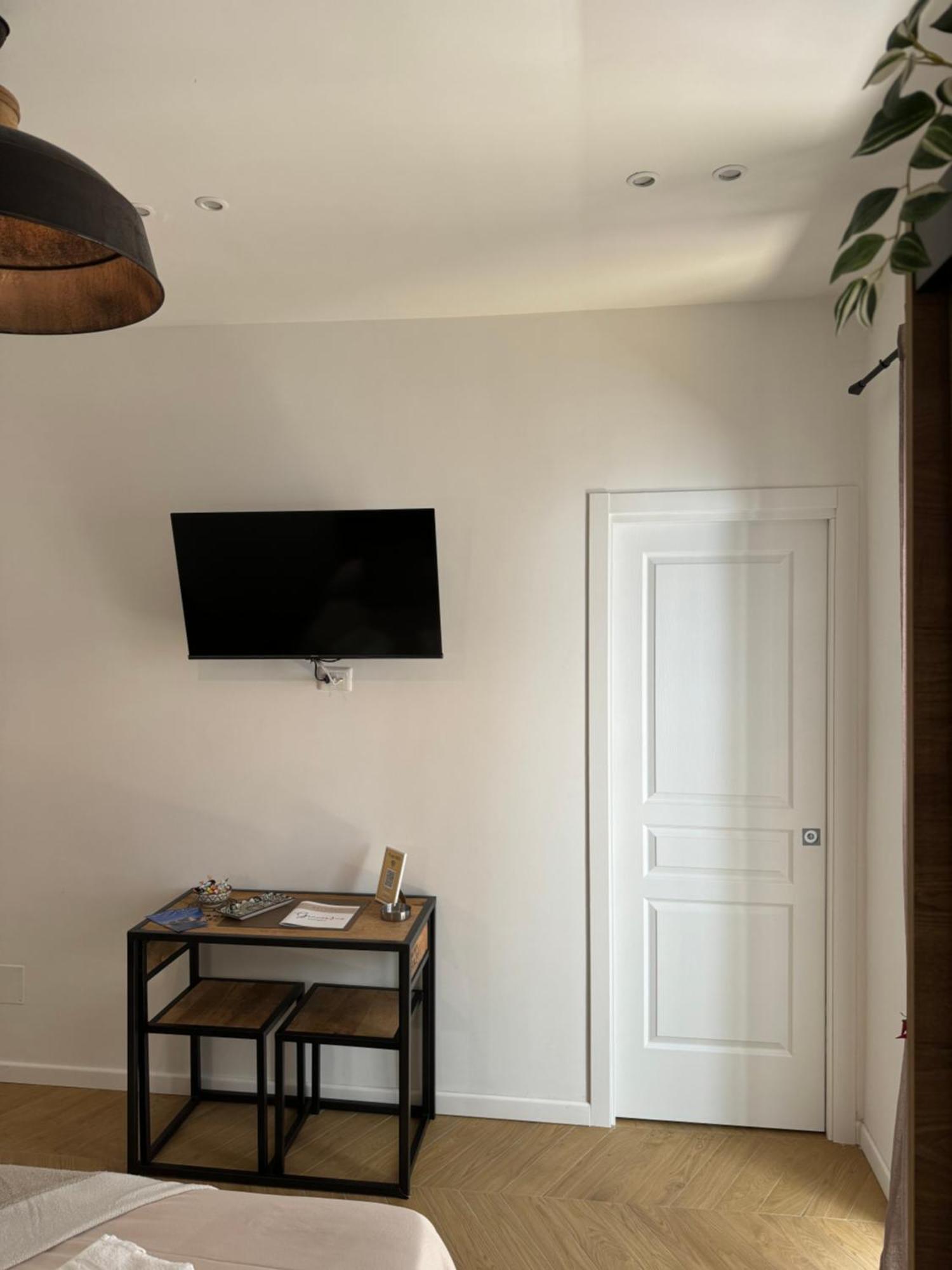 Gennarino Apartments - Panorama Suite With Balcony And Urban Loft Napoli Ngoại thất bức ảnh