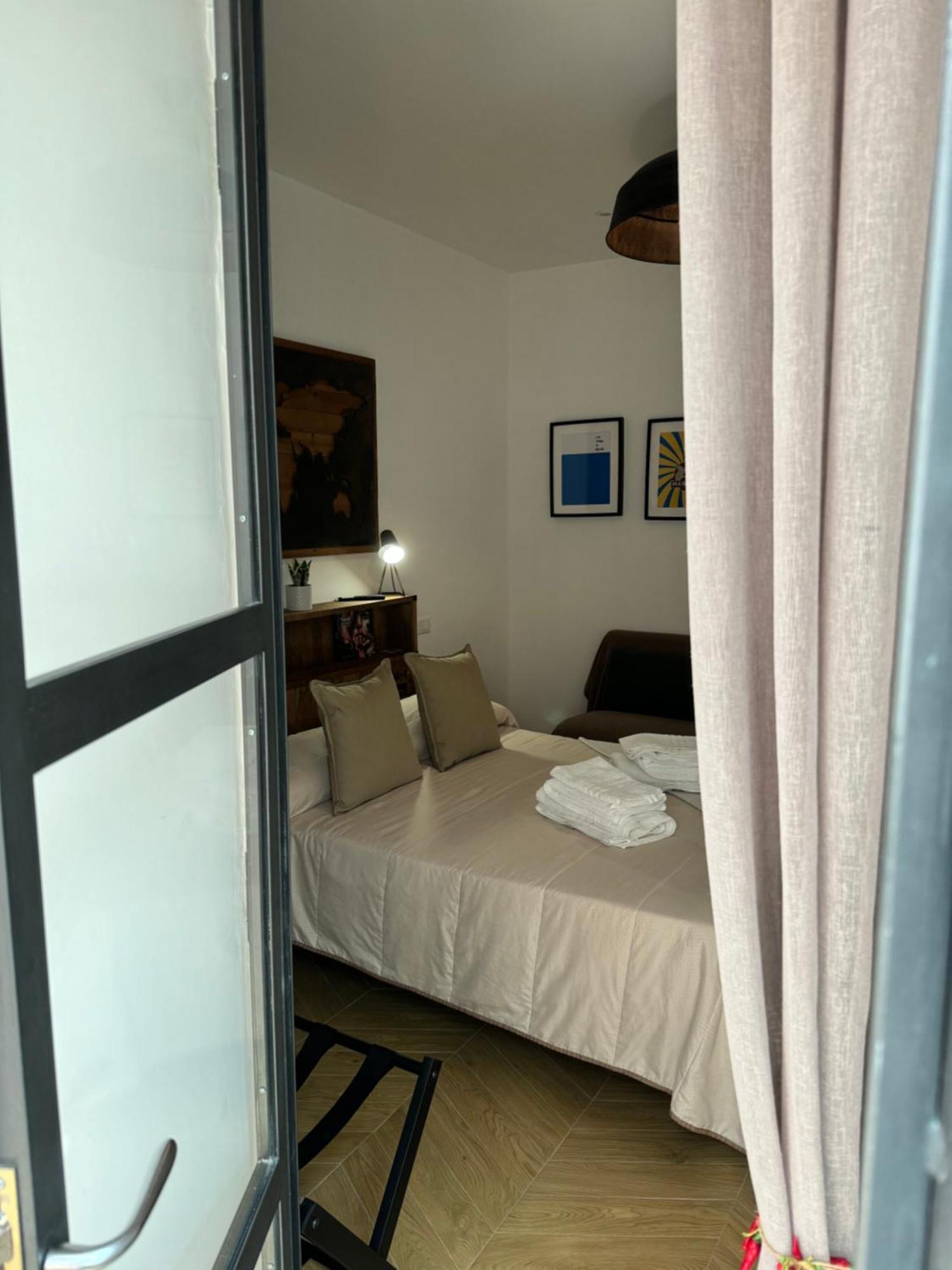 Gennarino Apartments - Panorama Suite With Balcony And Urban Loft Napoli Ngoại thất bức ảnh