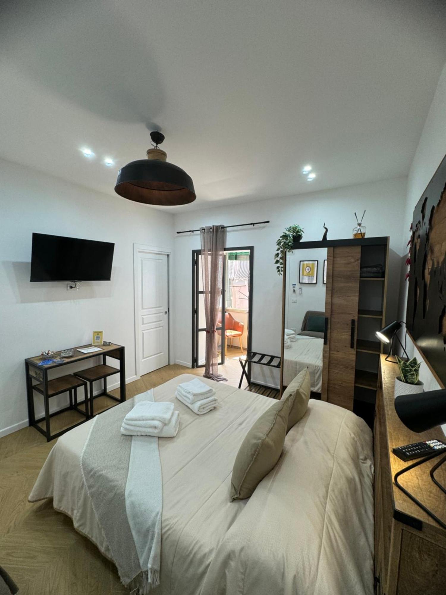 Gennarino Apartments - Panorama Suite With Balcony And Urban Loft Napoli Ngoại thất bức ảnh