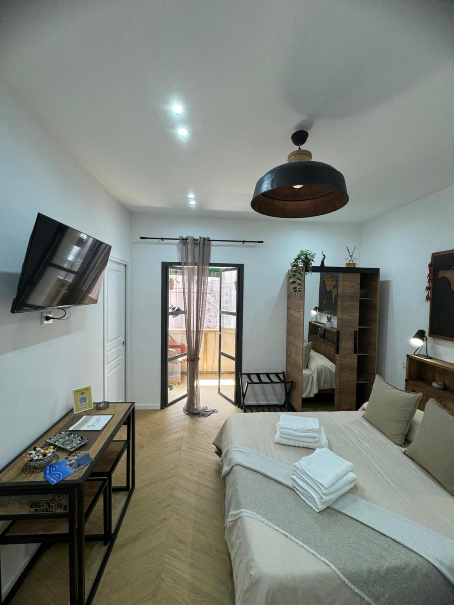 Gennarino Apartments - Panorama Suite With Balcony And Urban Loft Napoli Ngoại thất bức ảnh